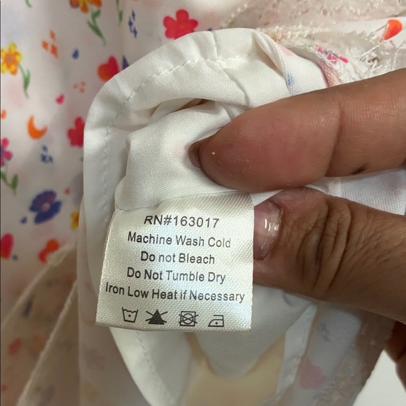 Princess Polly White Floral Mini Skirt in Sz 6 - Picture 5 of 7